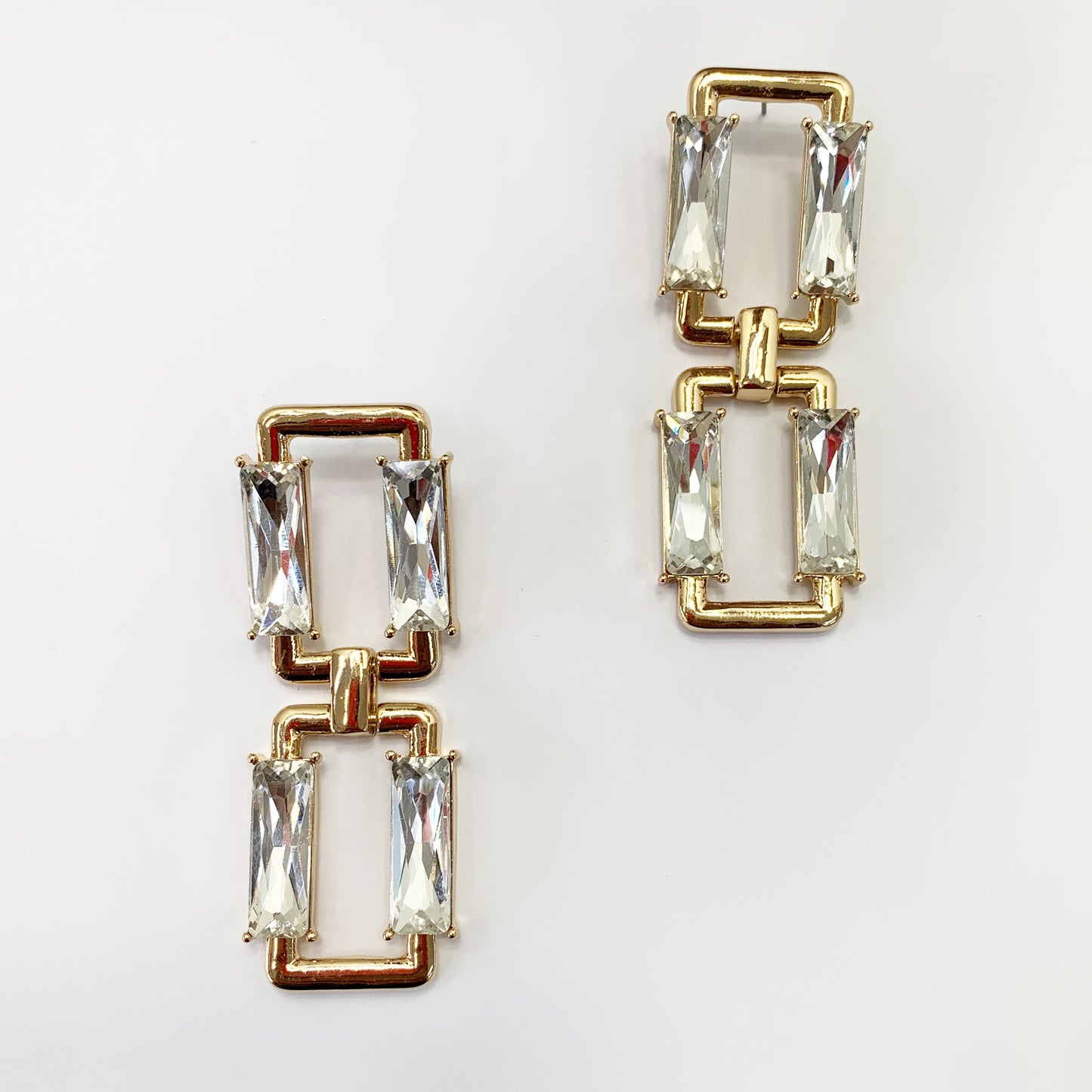 E0126 | Linked Crystal Earrings | 25E4897