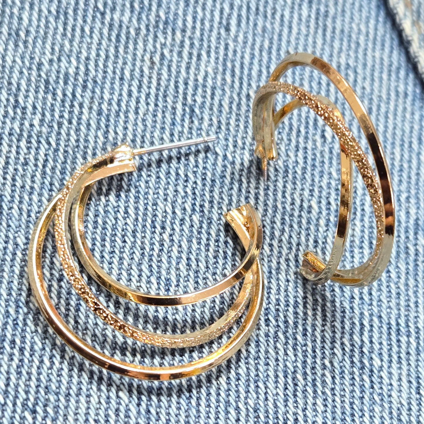 E1309 ME90961 Mini Hoop Style Post Earrings