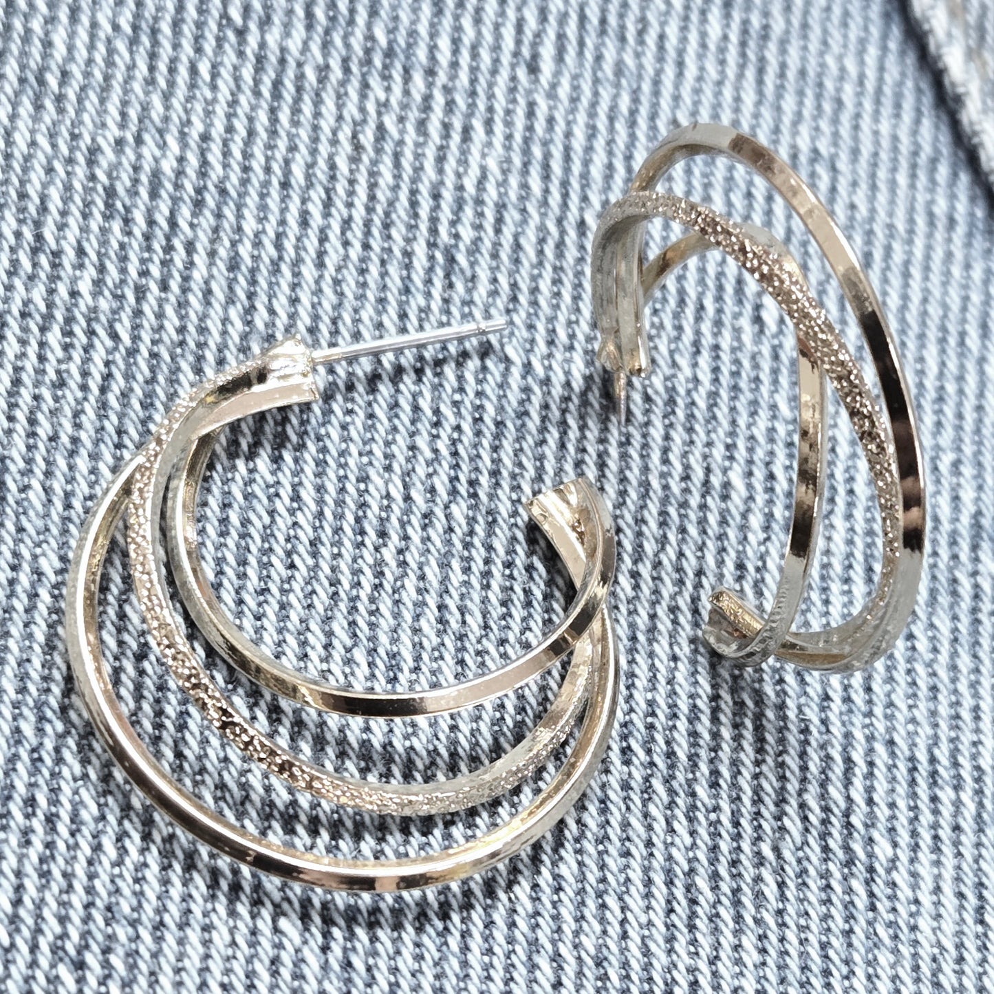 E1309 ME90961 Mini Hoop Style Post Earrings
