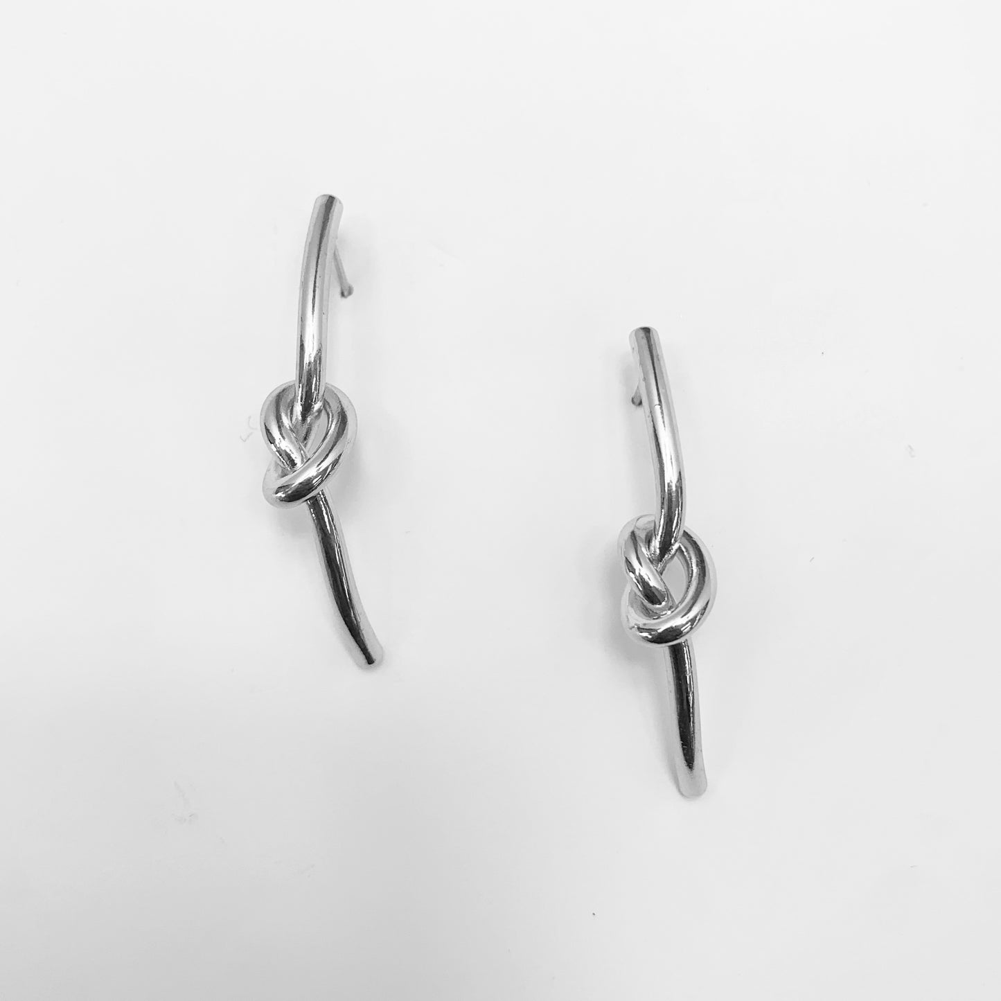 E0054 | Minimal Knot Drop Earrings |KE2611