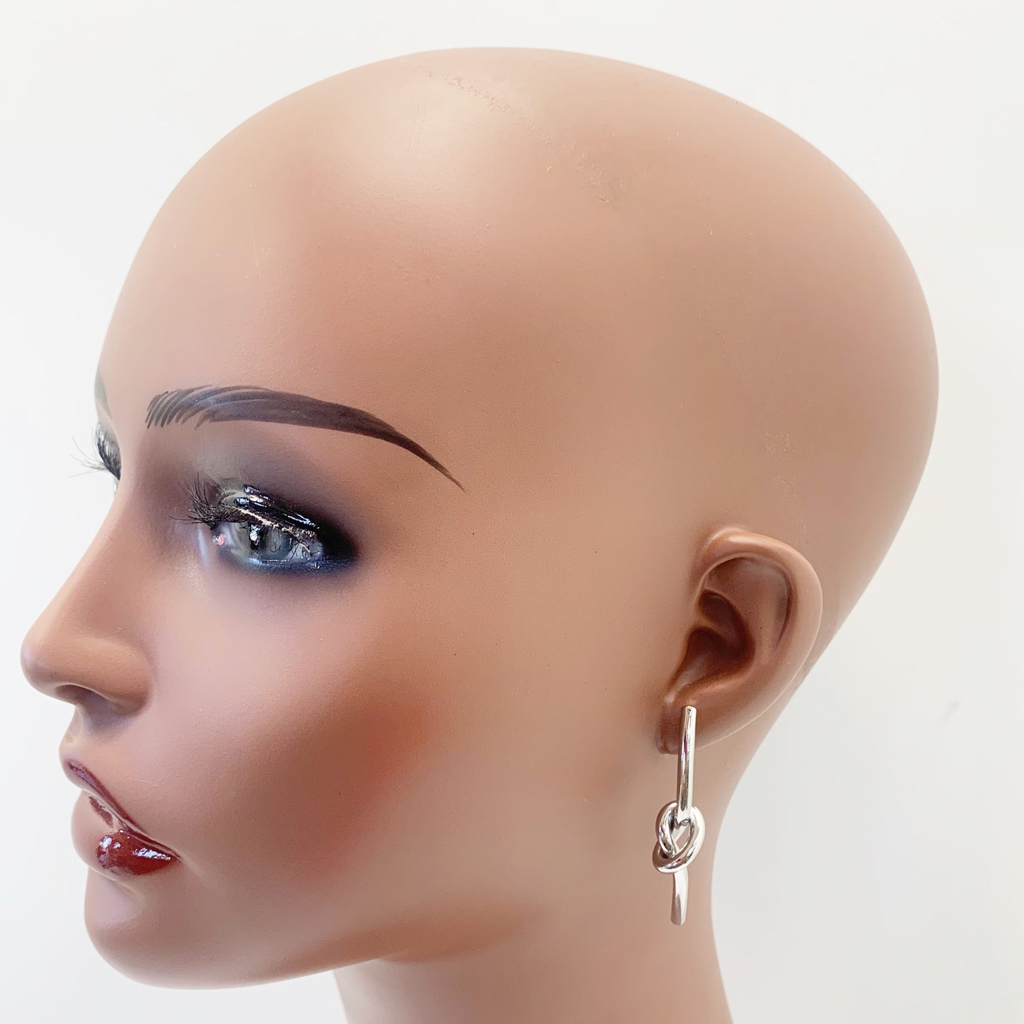 E0054 | Minimal Knot Drop Earrings |KE2611