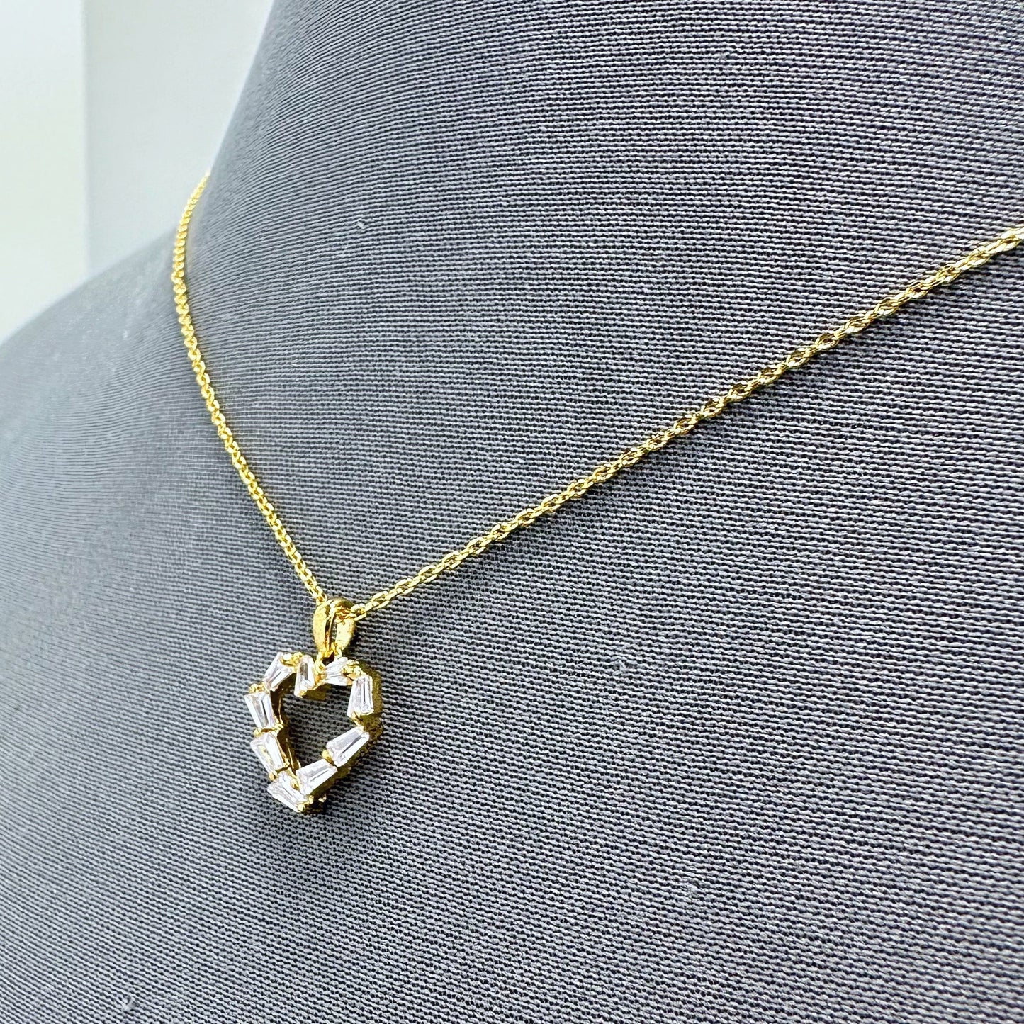 N0008 | Baguette Crystal Heart Necklace | SB29488
