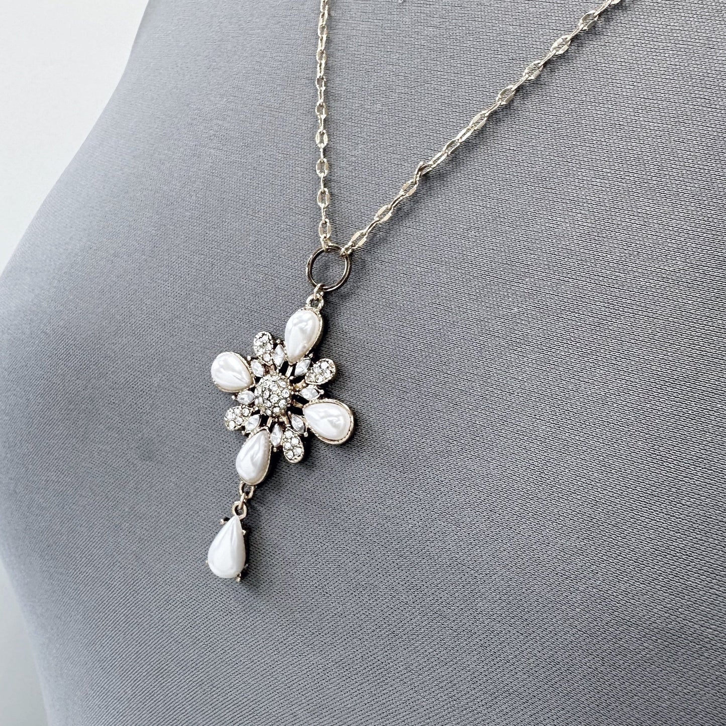 N0730 16687 Cross Necklace