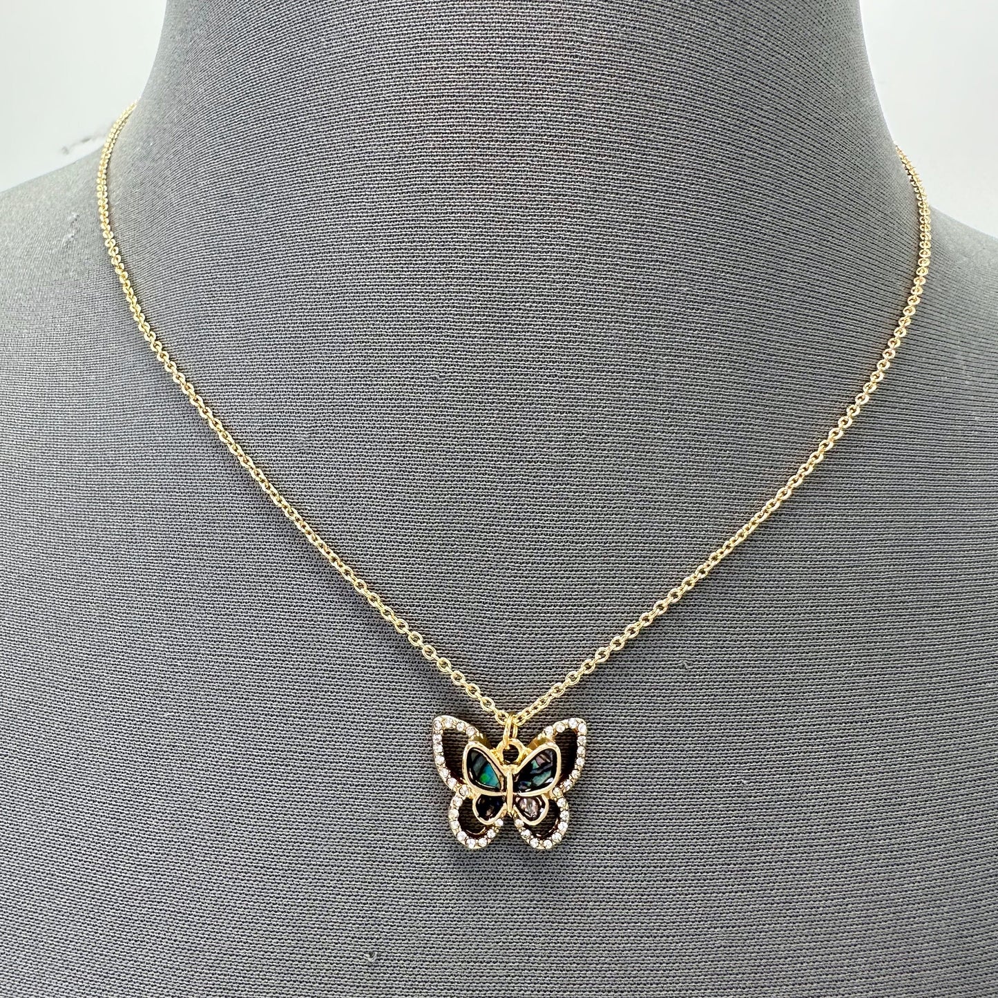 N0581 17805 Butterfly Pendant Necklaces