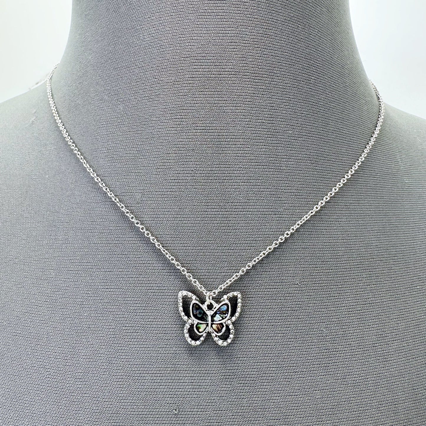 N0581 17805 Butterfly Pendant Necklaces