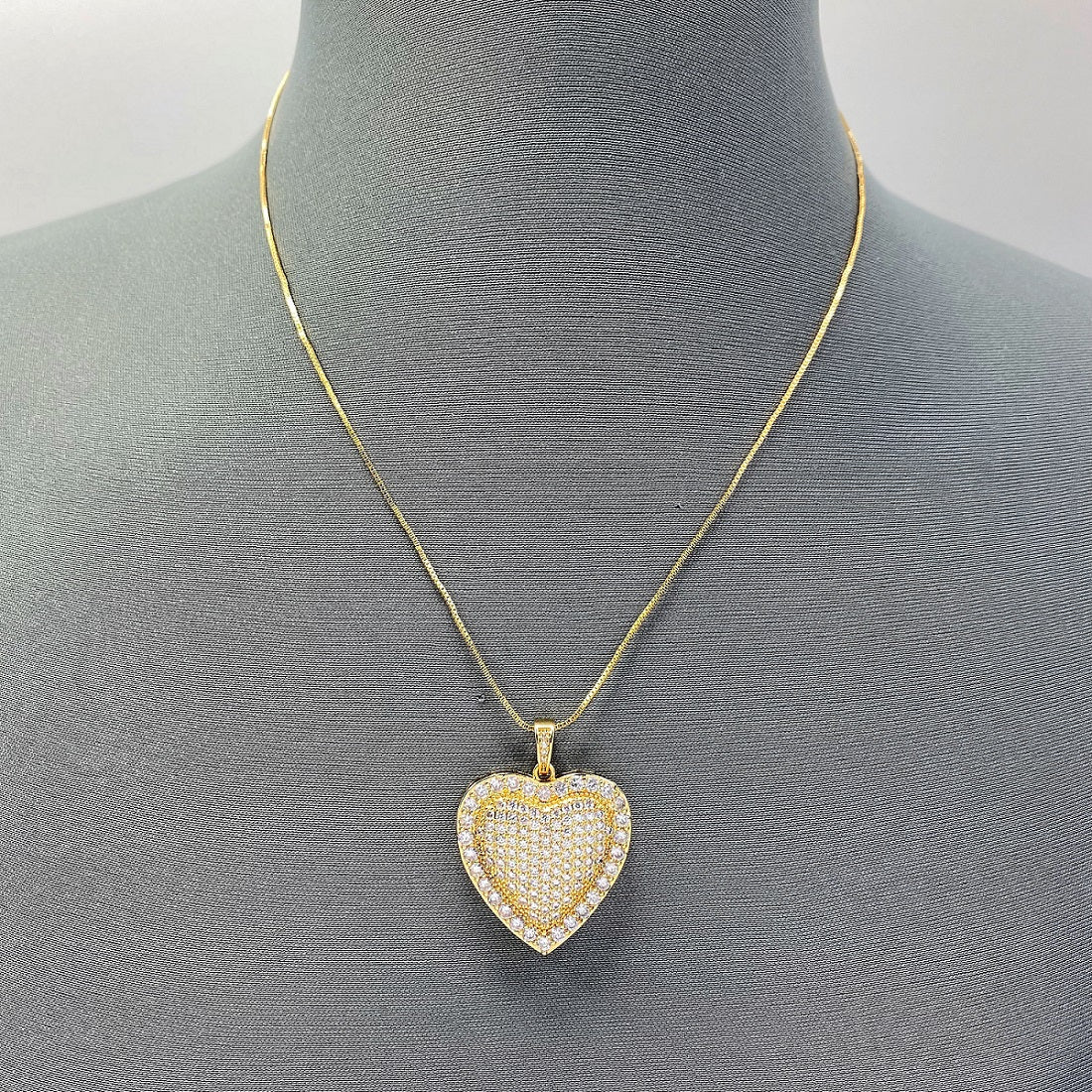 N0205 17617 Love Shape Pendant Necklace
