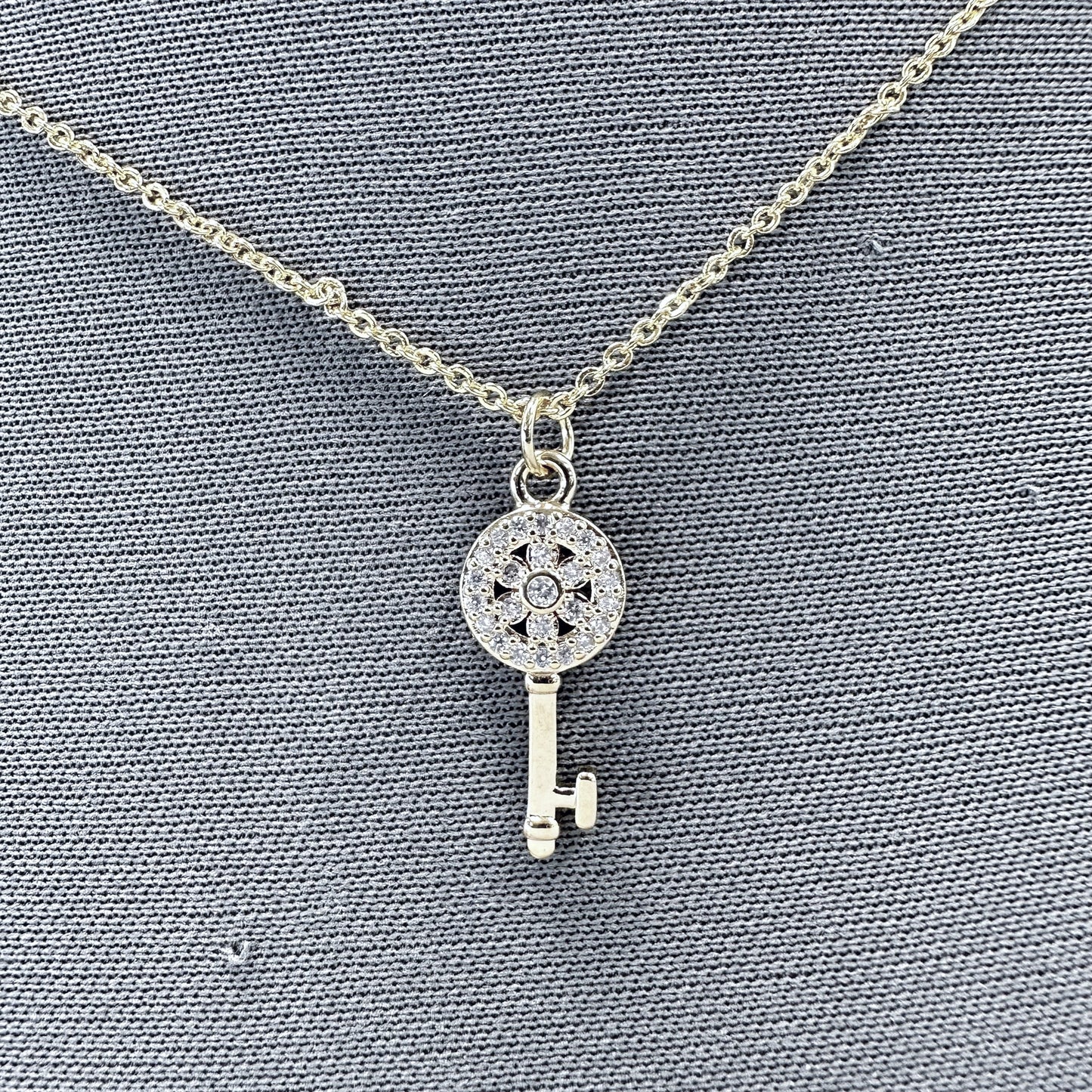 N0572 17751 Key Shape Pendant Necklace