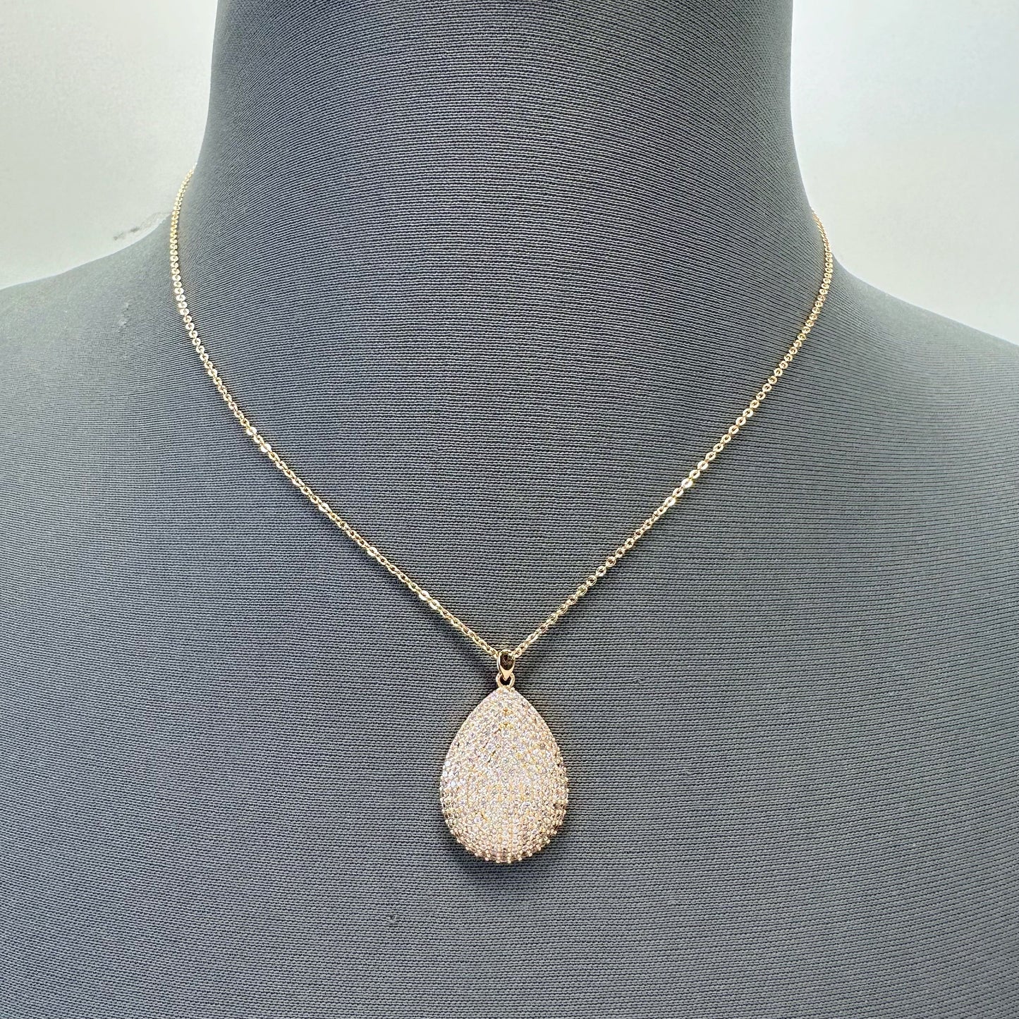 N0213 17923 Oval Shape Pendant Necklace