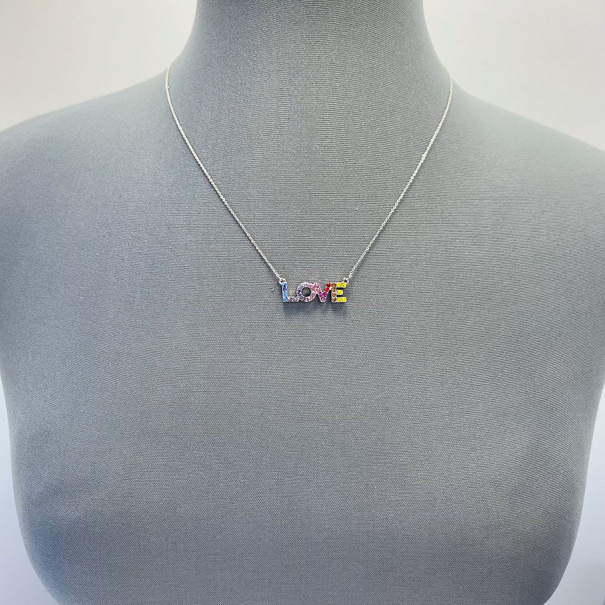 N0606 17173 LOVE Pendant Necklace