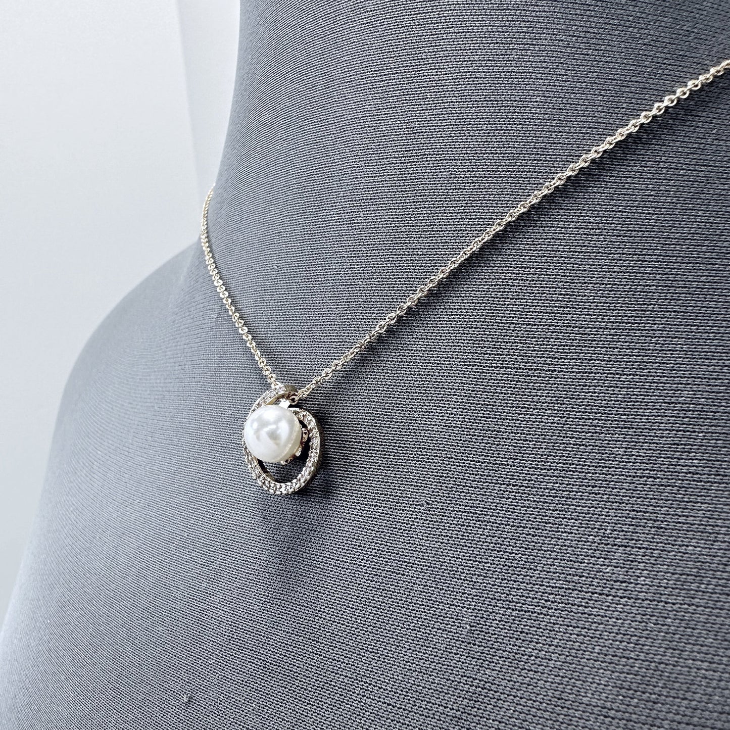 N0571 17469 Mini Pendant Dainty Necklaces