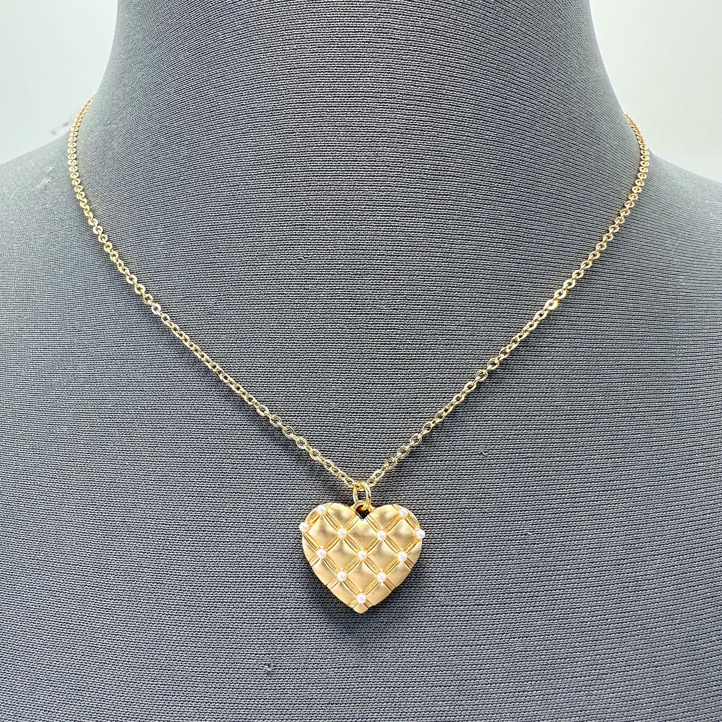 N0609 18210 Love Pendant Necklaces