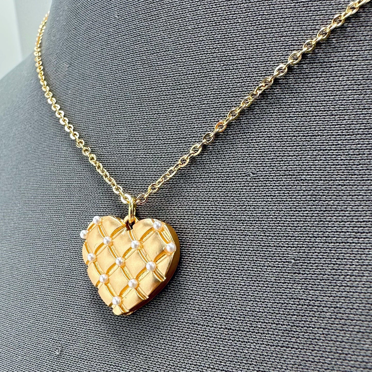 N0609 18210 Love Pendant Necklaces