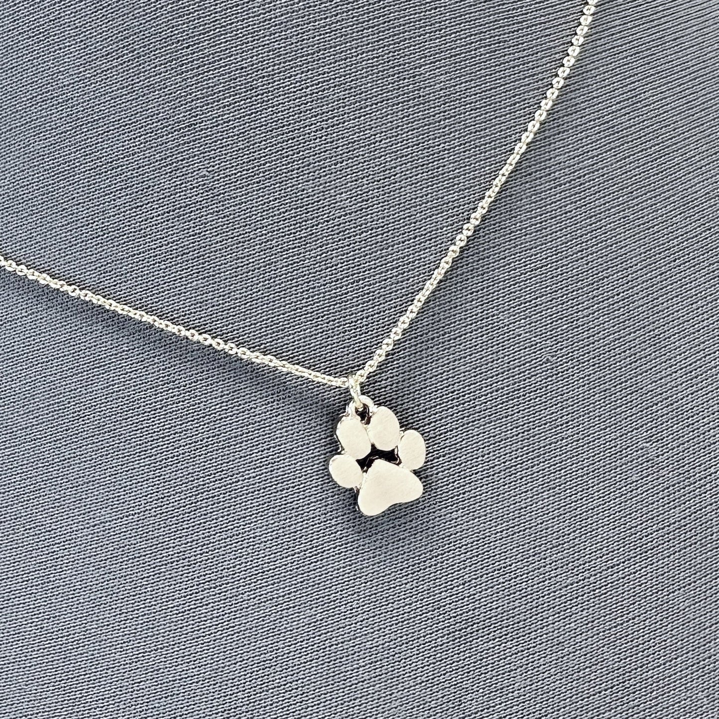 N0587 16837 Paw Pendant Necklace