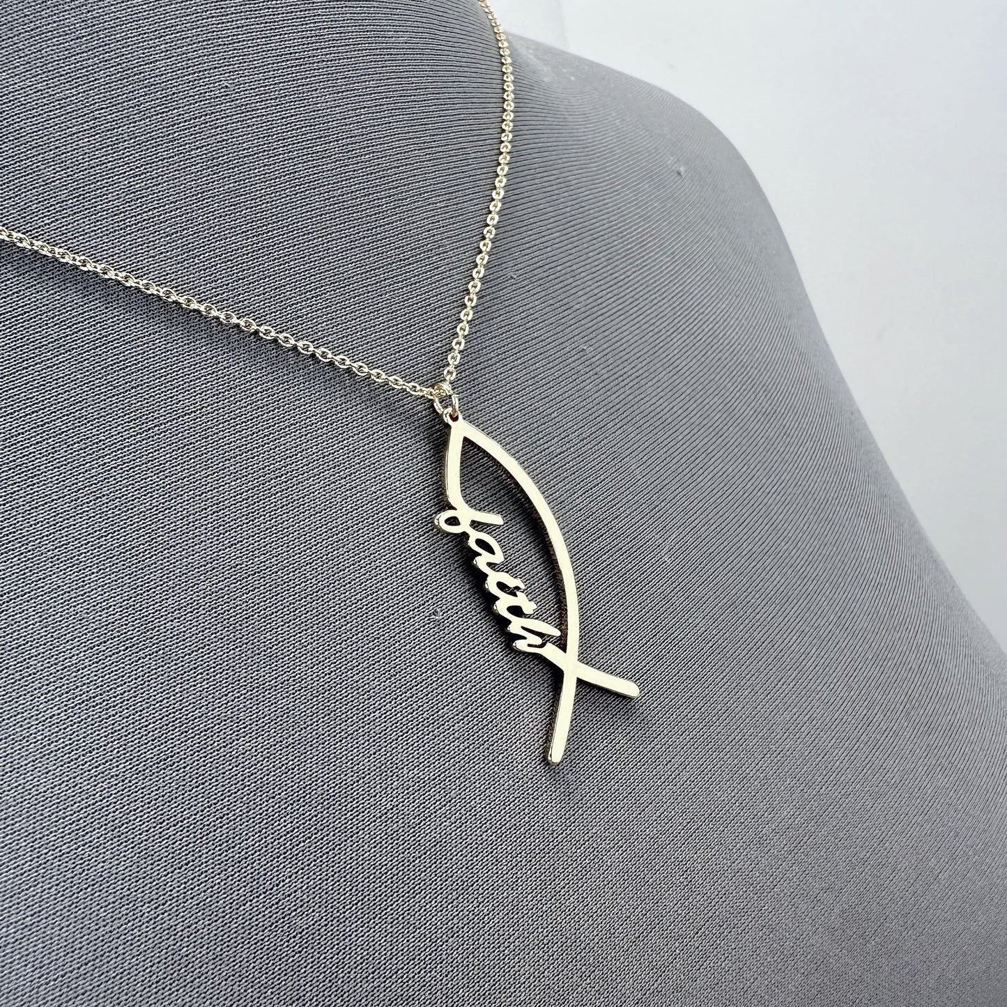 N0607 18422 Faith Pendant Necklace