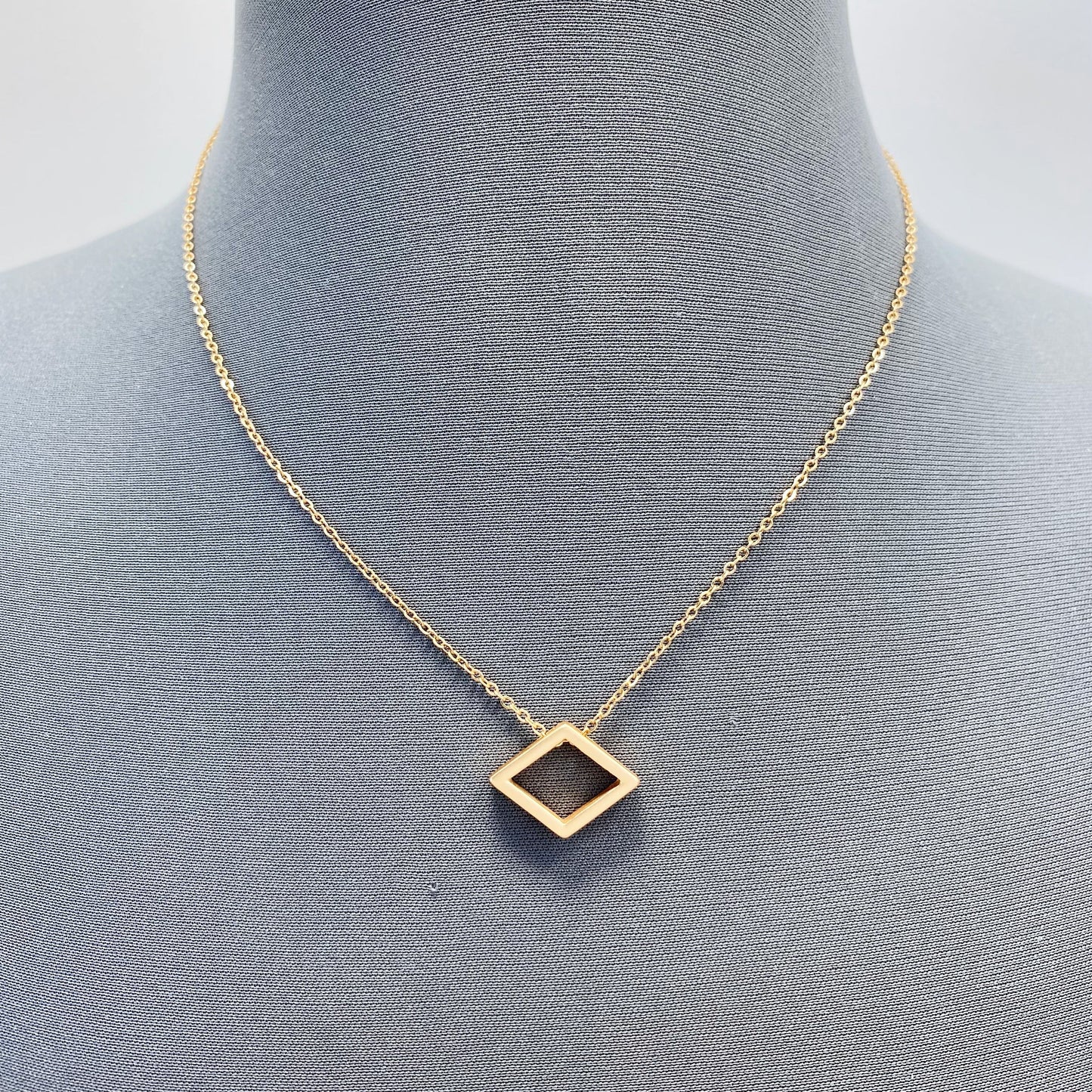 N0424 HN4878 Dainty Triple Necklaces Set