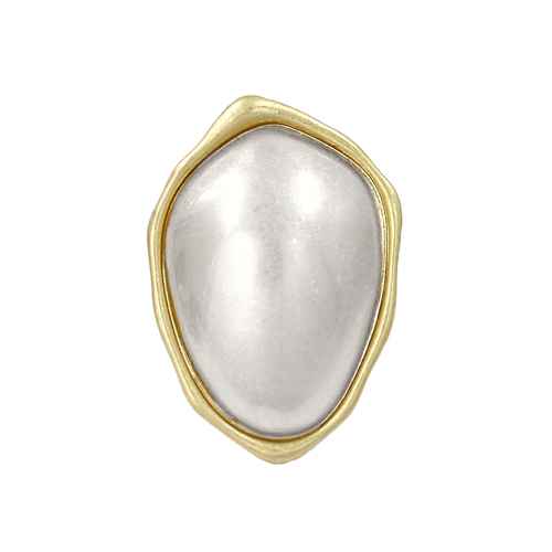 Modern organic-shaped pearl fashion ring with sculptural metallic trim and contemporary abstract design.