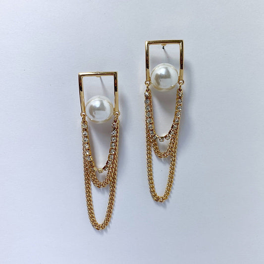E1483 | Pearl Chain Earrings | 25E2212