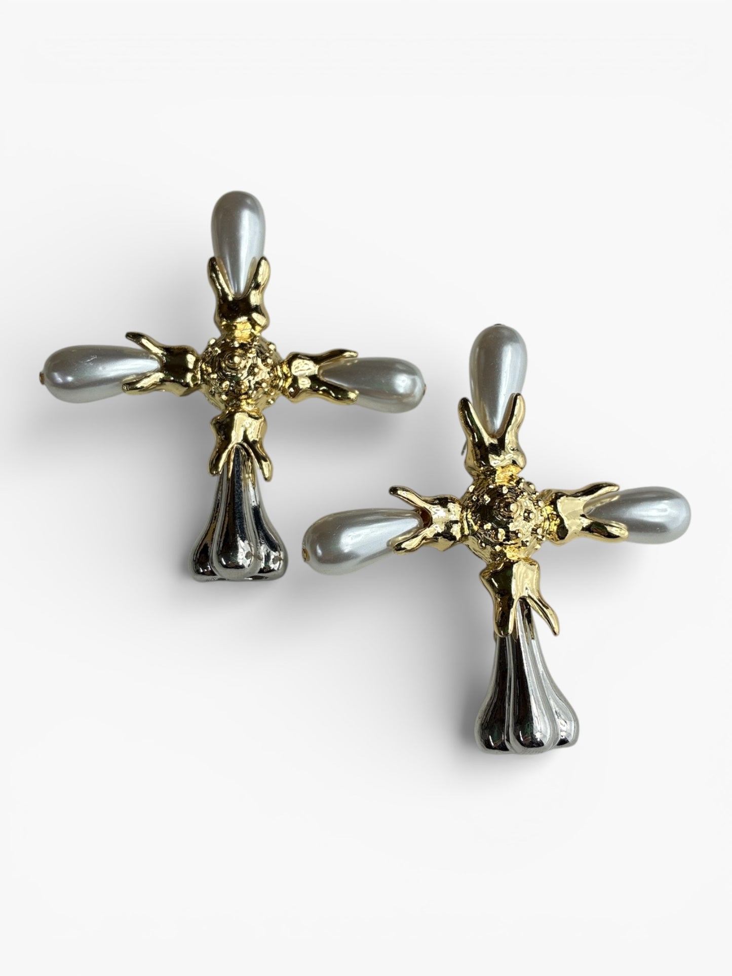 E2202 | Two Tone & Pearl Cross Earrings | PM750