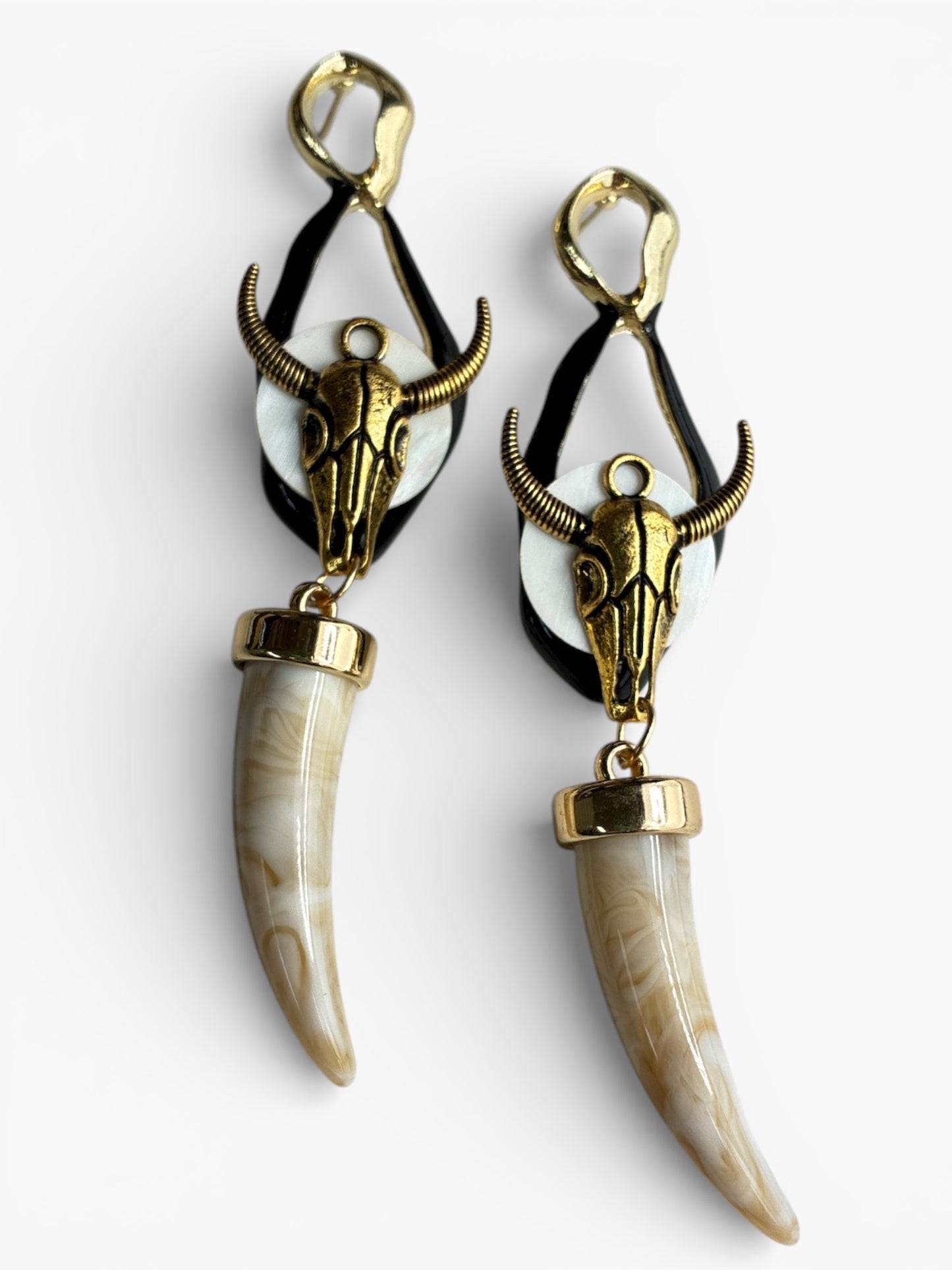 E2200 | Cow Head Horn Earrings | LH750