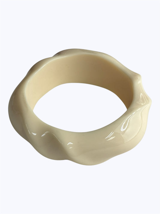 B0406 | Organic Wave Acrylic Bracelet | BR22565