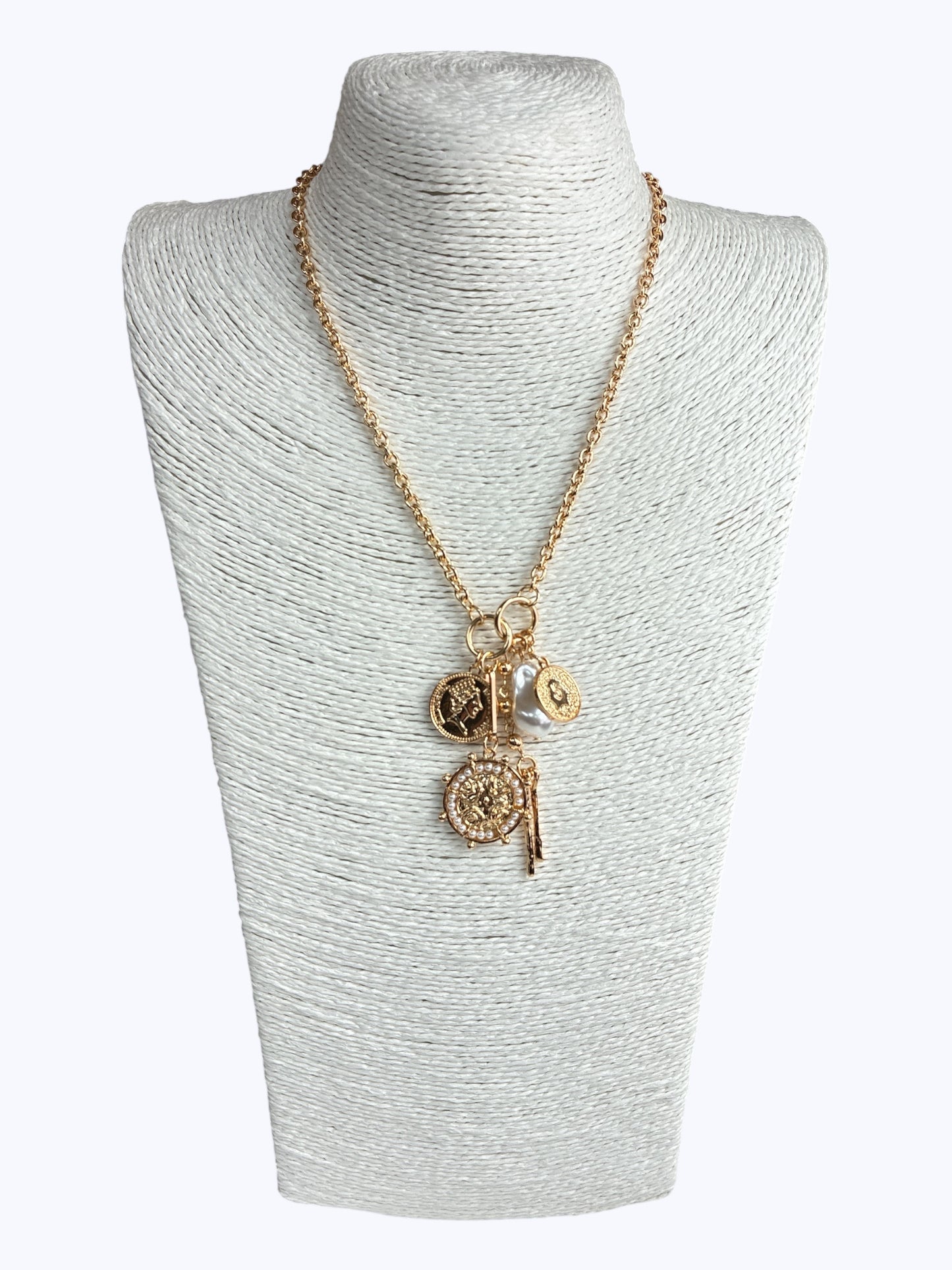 N5095 | Mixed Charm Pendant Necklace | 25N1675
