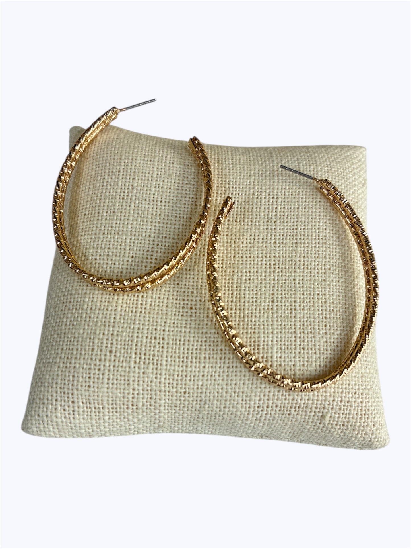E2266 | Textured Oval Hoop Earrings | VE4746