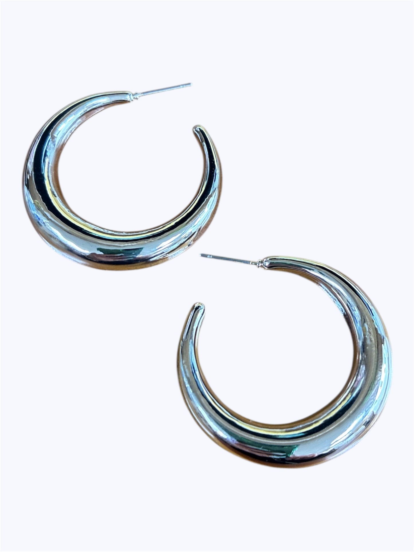 E2265 | Chunky Crescent Hoop Earrings | VE4744