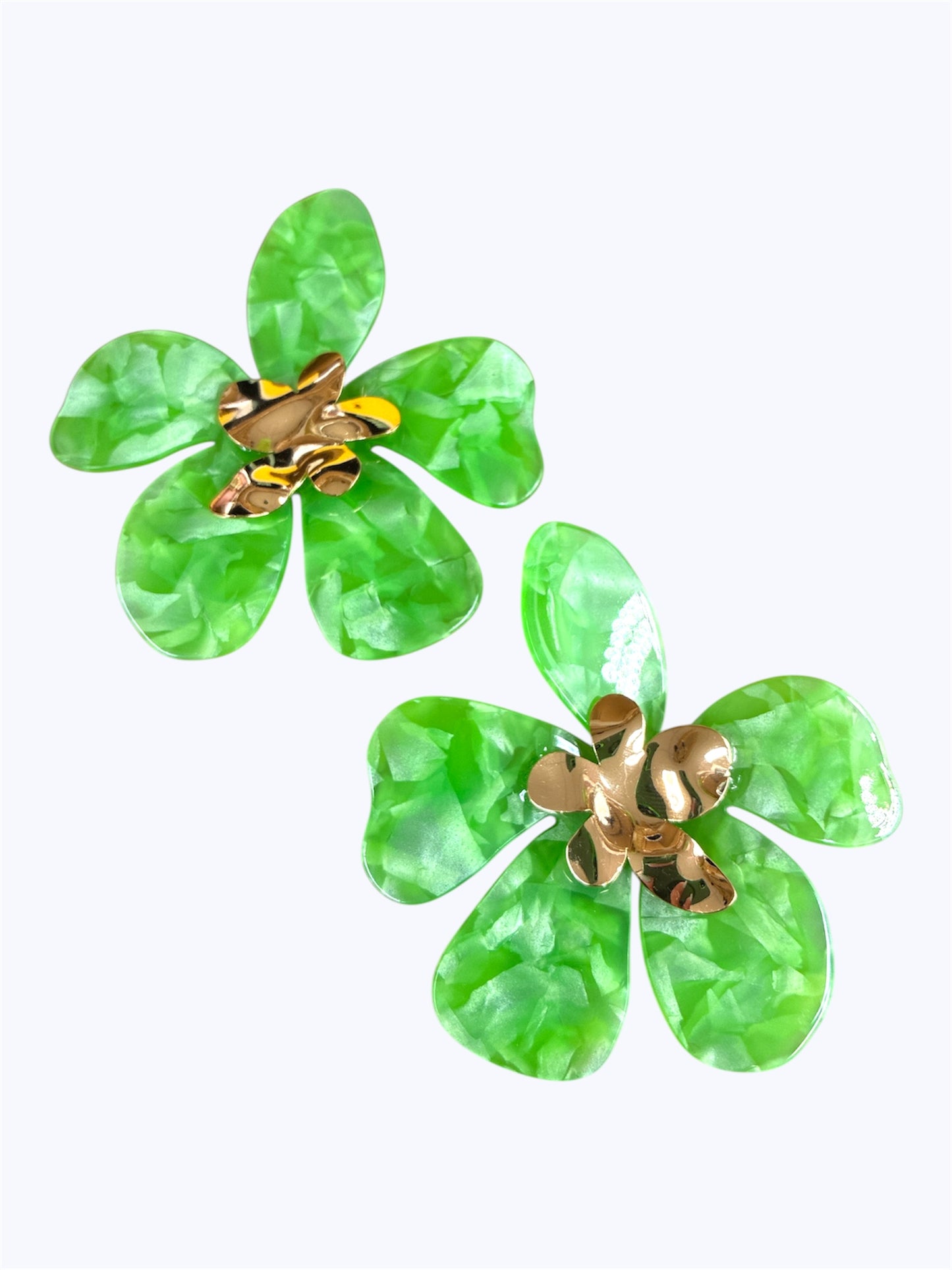 E0306 | Large Floral Post Earrings | 25E6701