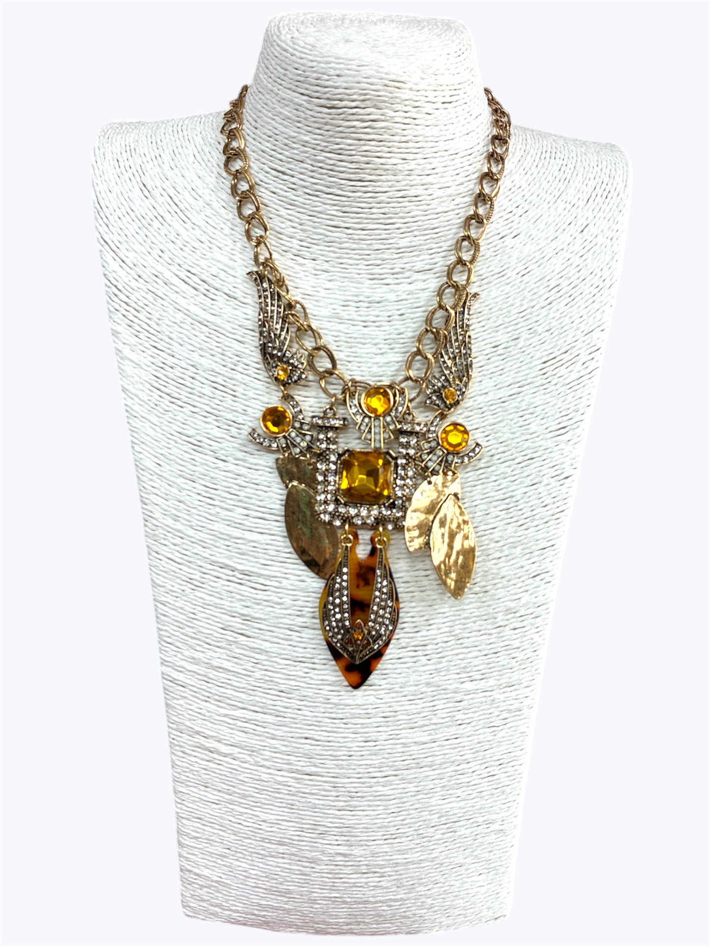 N0722 | Vintage-Inspired Statement Bib Necklace | TNE2613