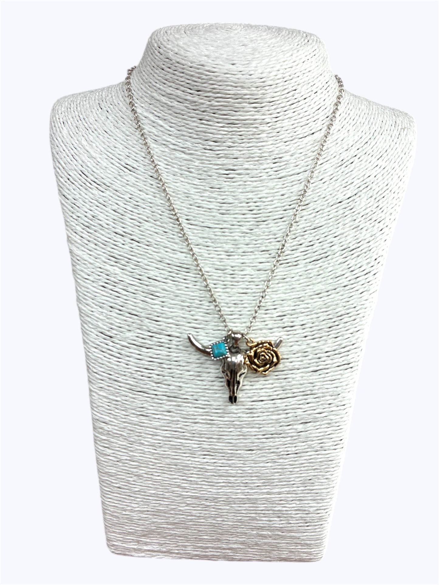 N0540 | Semi-Stone Deco Skull Pendant Necklace |AN4530