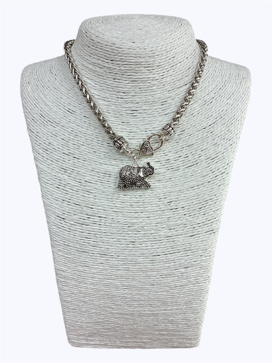 N0699 | Detailed Elephant Necklace | AN3763