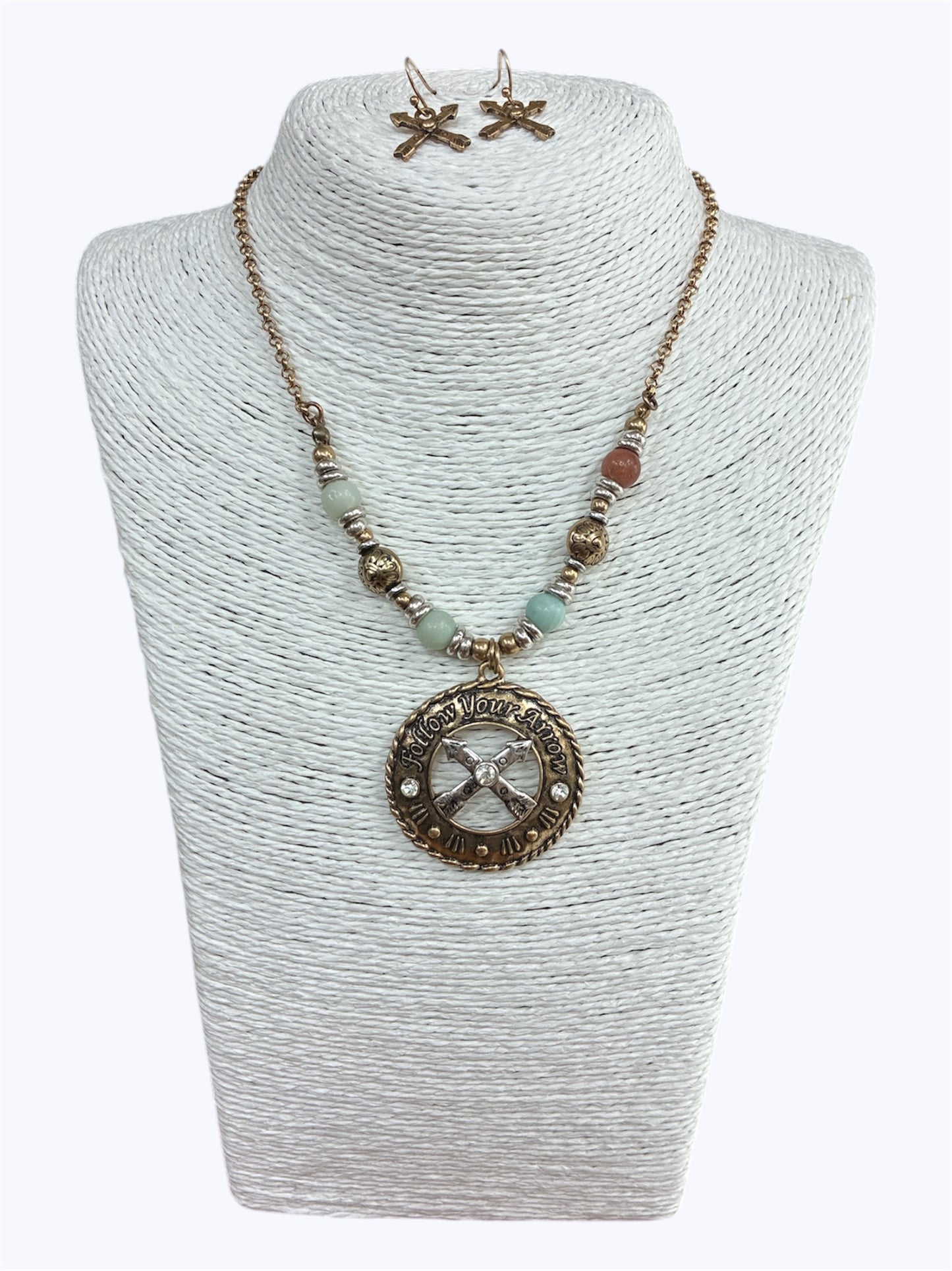 N0504 | Arrow Crossed Design Circle Pendant Necklace | QNE13188