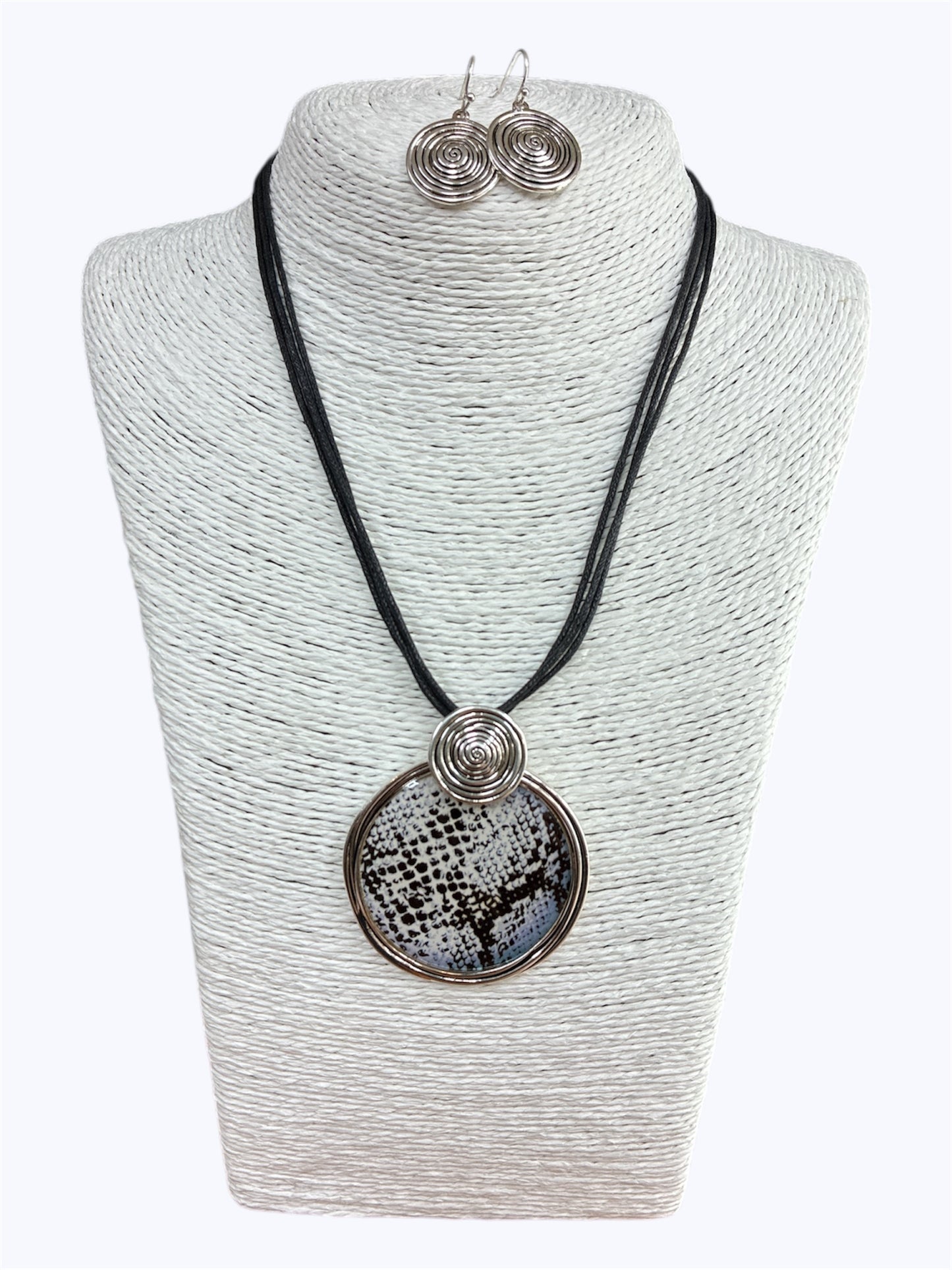 Snake Print Circle Necklace Set