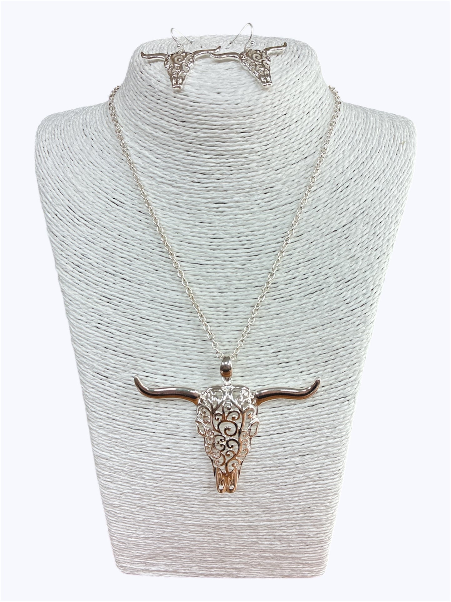 N0412|  Filigree Design Animal Cow Long Horn Shape Pendant Necklace |AS6559