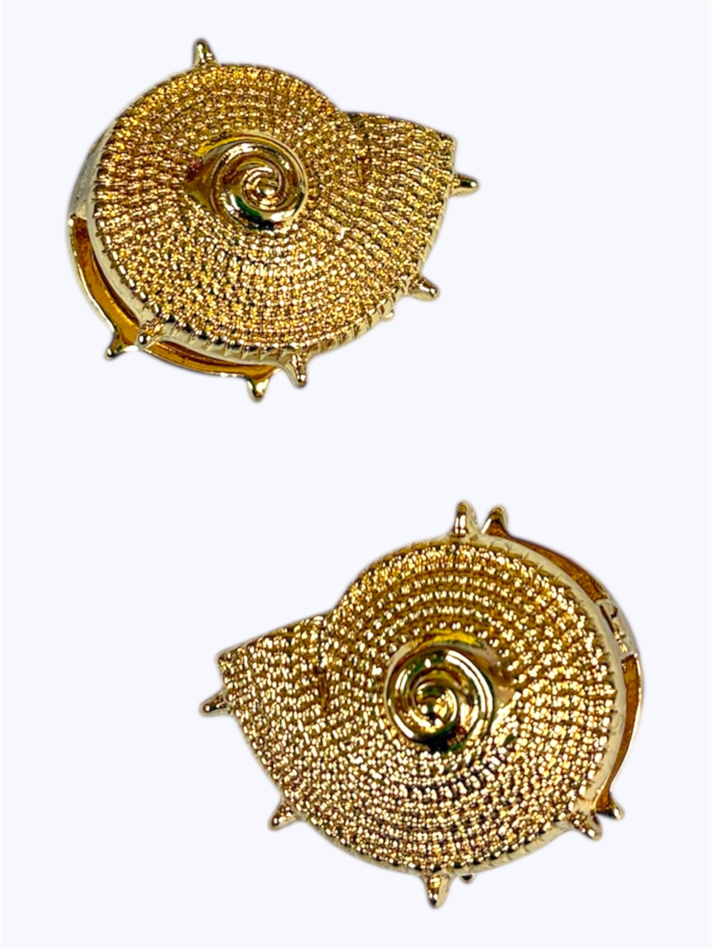 E0524| Gold Medium  Shell Earrings | 25E5271