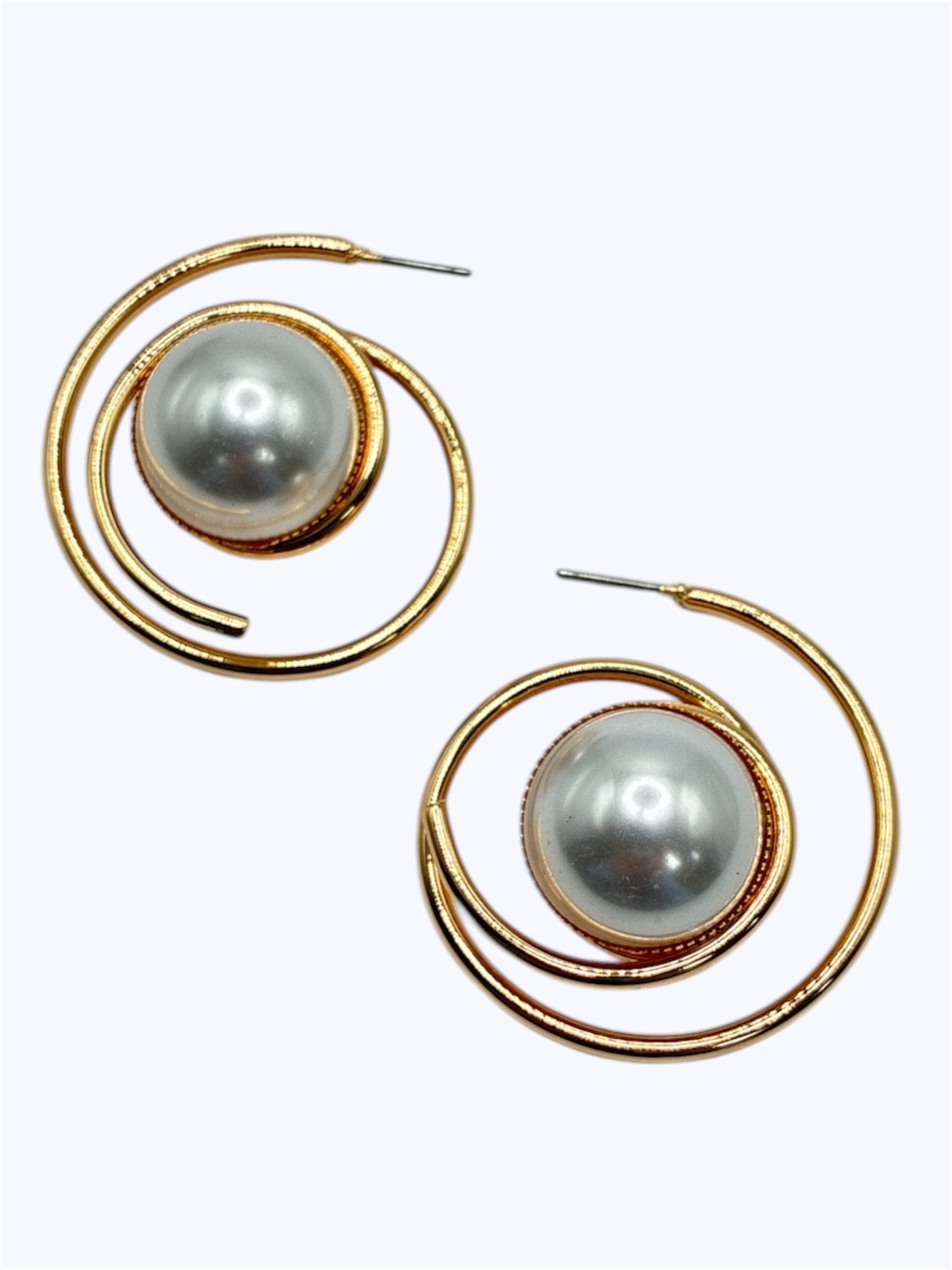 E2299| Large Spiral Pearl In Center Earrings | 25E6925