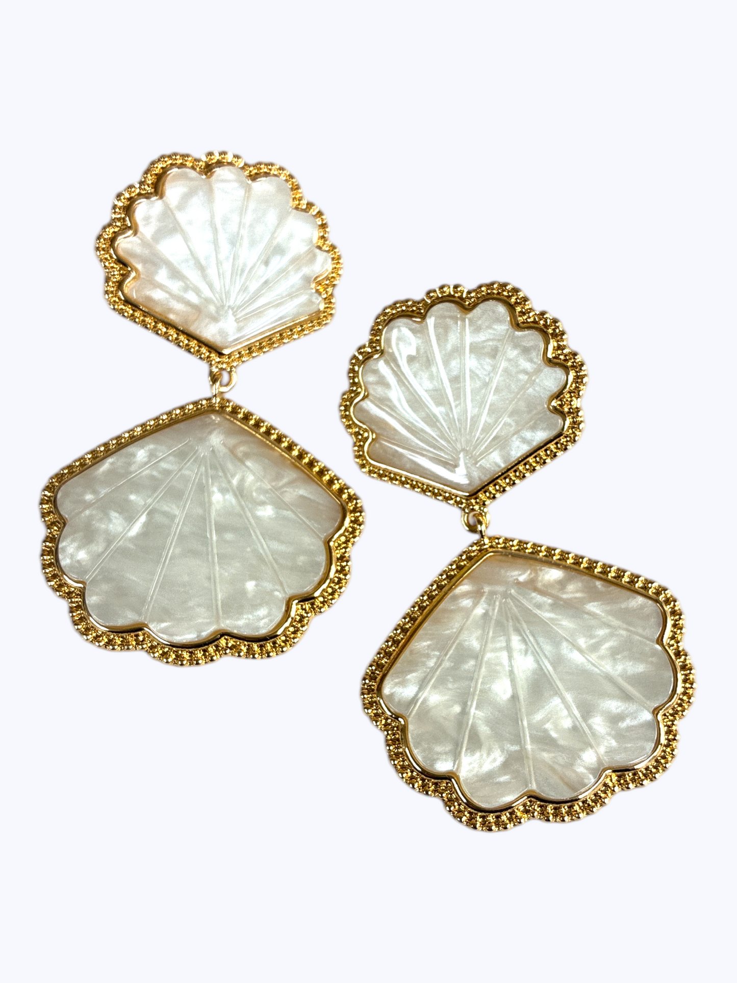 E2308 | Double Shell Drop Earrings | 25E6978