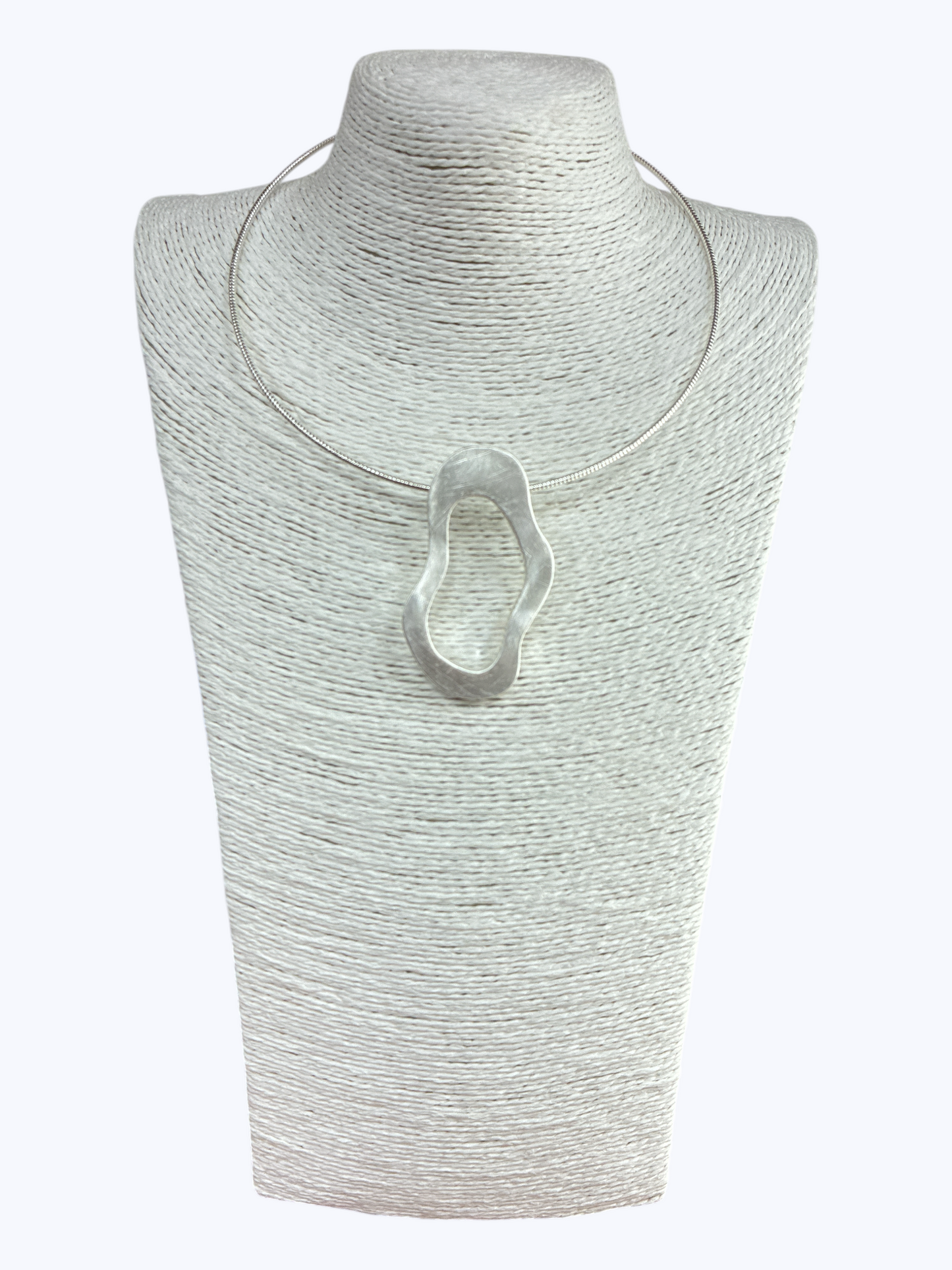 N5127 | Matte Twisted Oval Pendant Chocker Necklace | NK26102