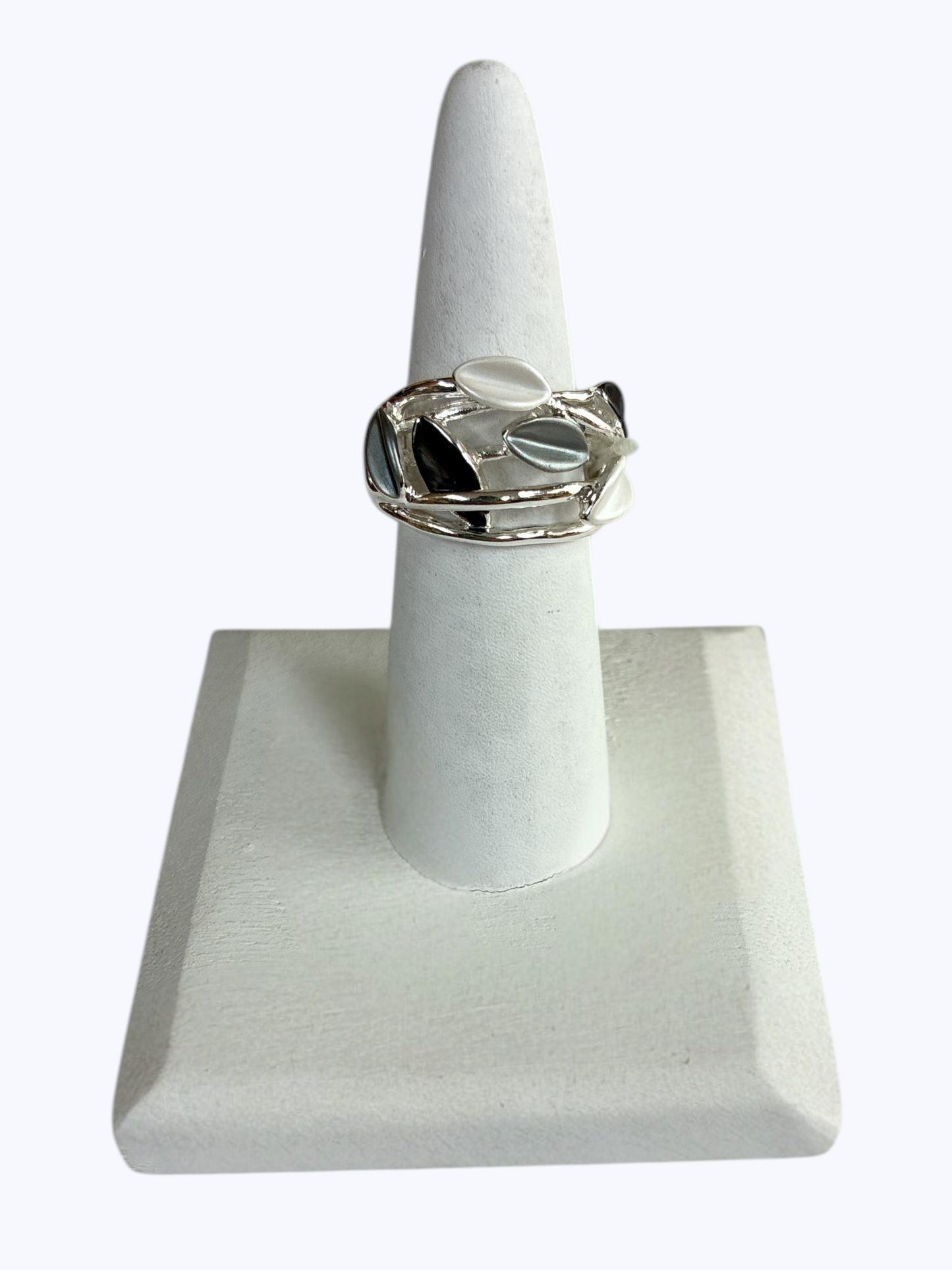 R0105 | Leaf Stretch Ring | RG26122