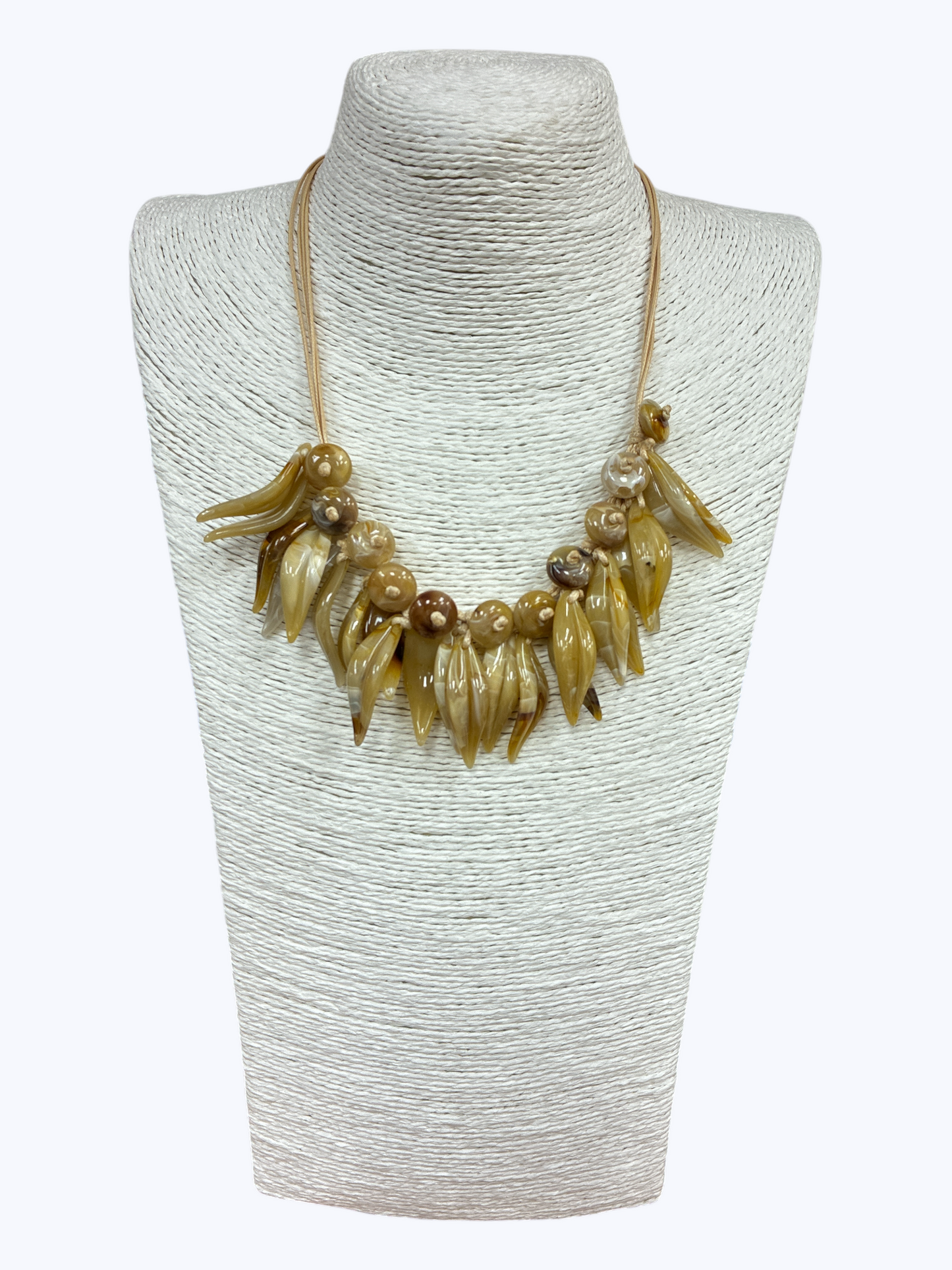 N5149 | Acrylic Leaf Short Necklace | NK26122