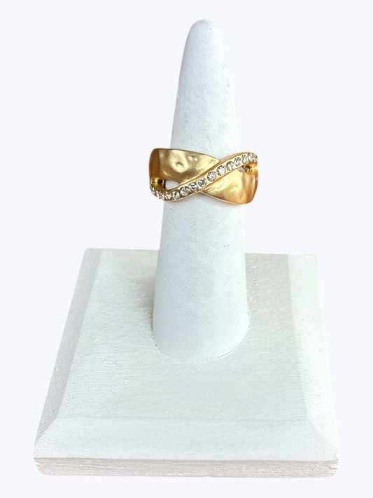 R0085 | Matte Crossover Stretch Ring | RG26102
