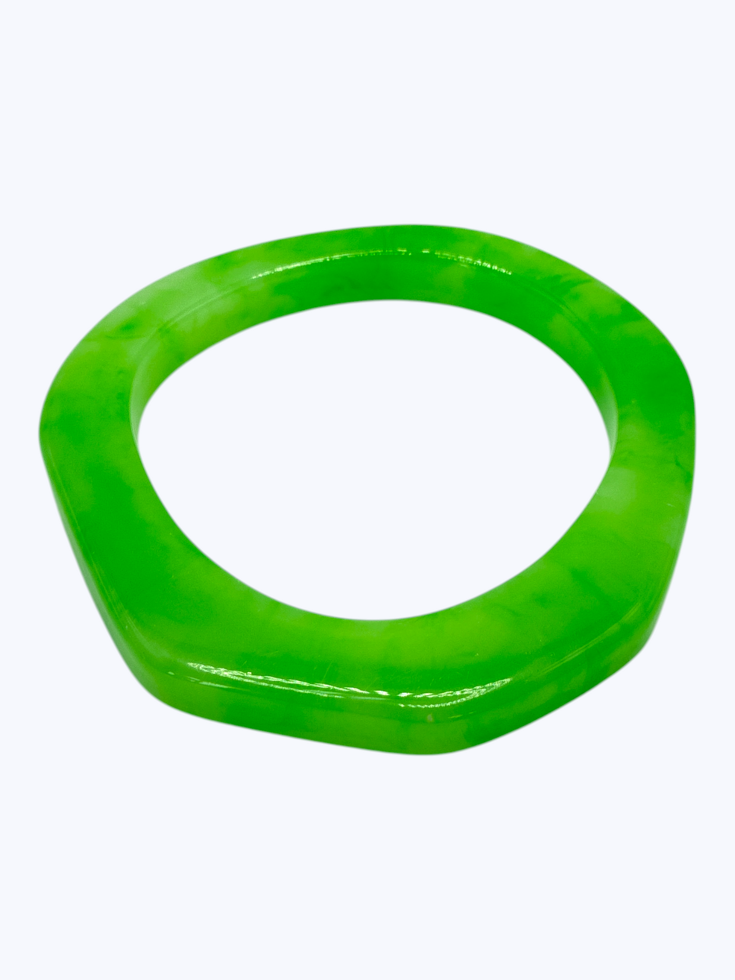 B0486 | Minimalist Rounded Acrylic Bangle | BR26144