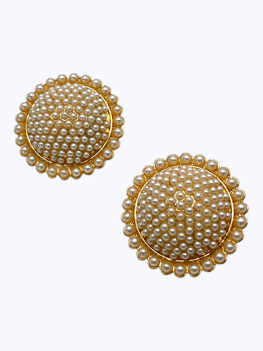 E2319 | Cluster Pearl Dome Stud Earrings | YE3372