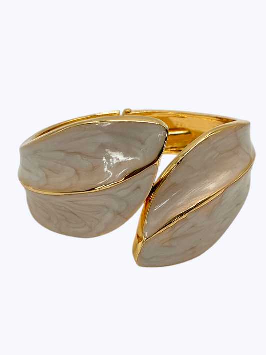 B0506 | Leaf Enamel Hinged Bracelet | BR26161