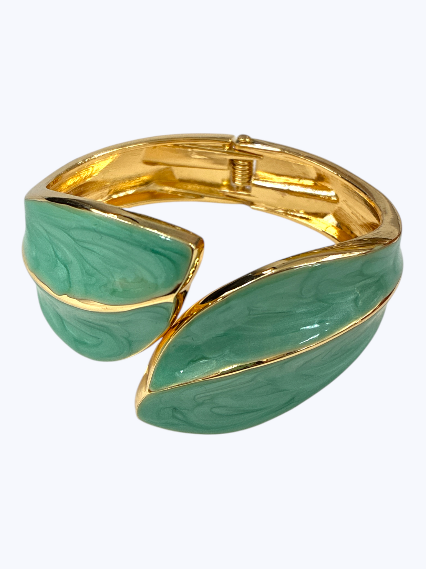 B0506 | Leaf Enamel Hinged Bracelet | BR26161