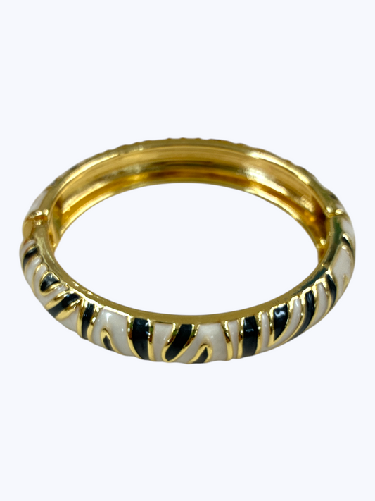 B0502 | Zebra Enamel Hinged Bracelet | BR26157