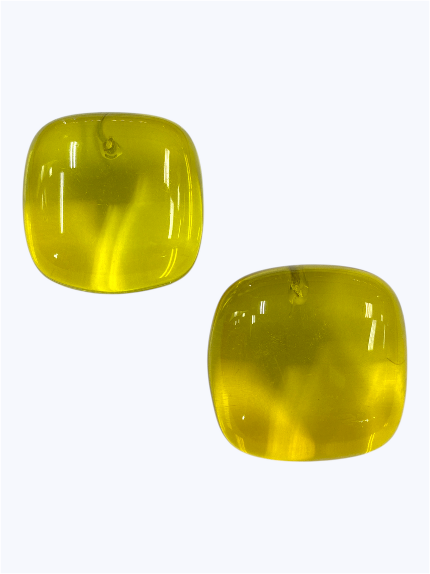 E2473 | Translucent Acrylic Stud Earrings | KE1136