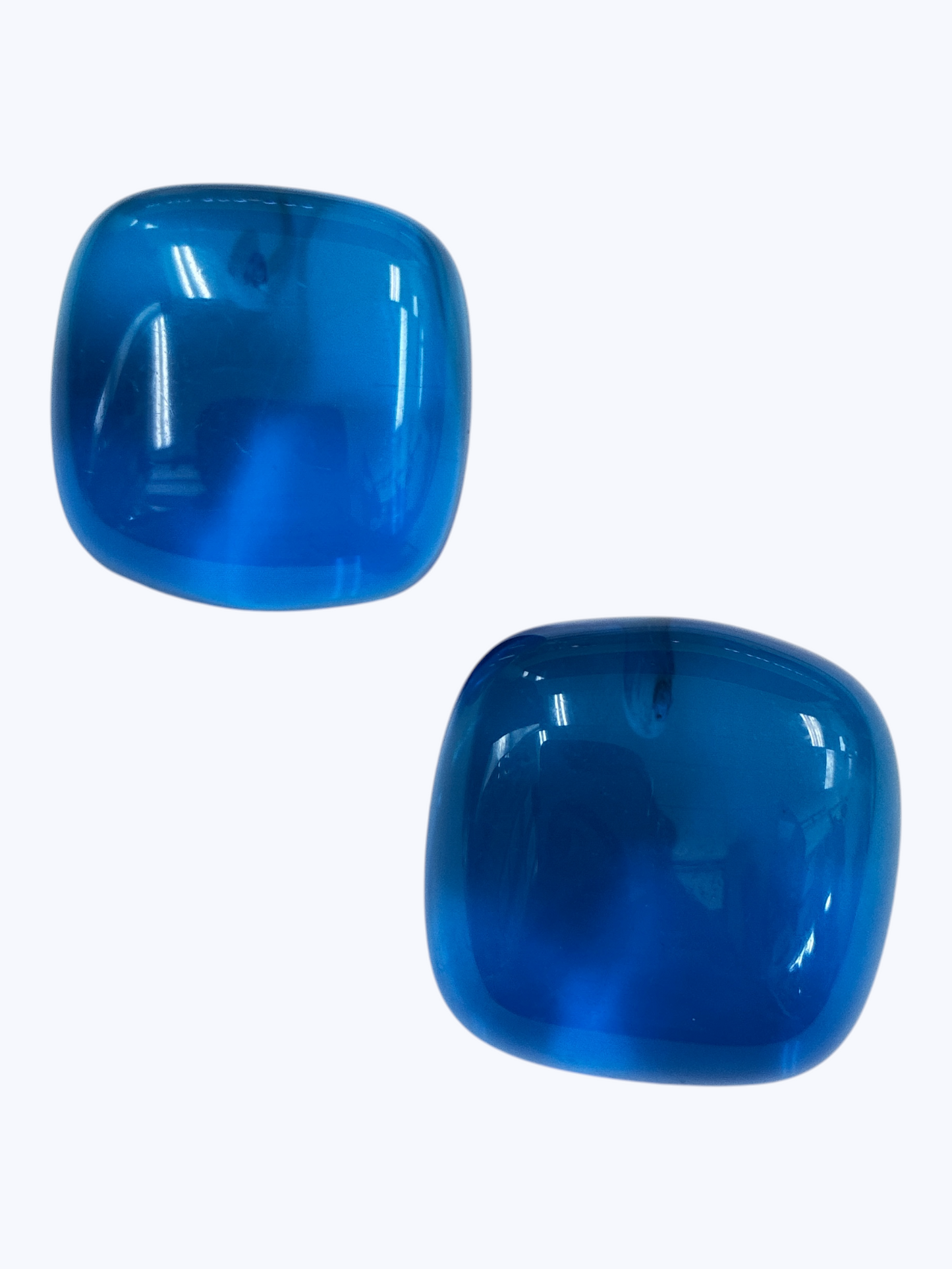 E2473 | Translucent Acrylic Stud Earrings | KE1136