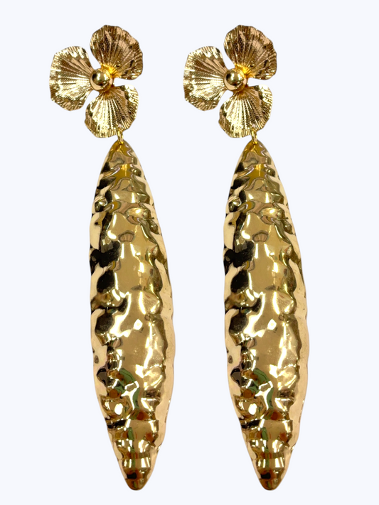 E2528 | Hammered Floral Post Earrings | ER26163