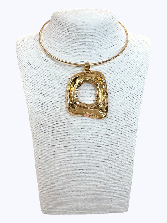 N5264 | Hammered Square Pendant Necklace | 25N1699